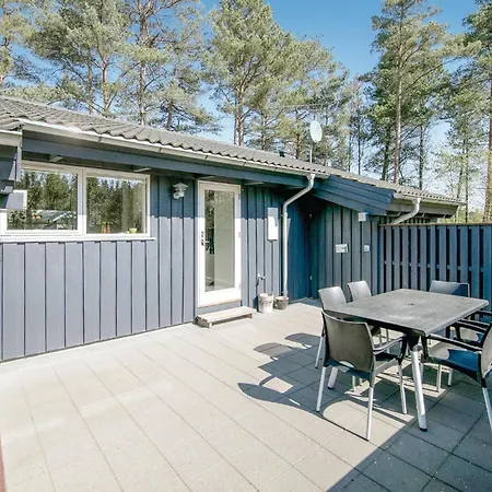 3 Bedroom Pet Friendly Home In Hadsund *